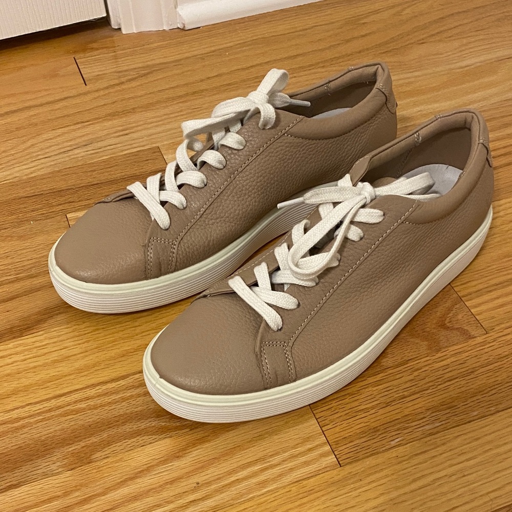 Woman’s Ecco Tan Leather Sneakers - Picture 3 of 5